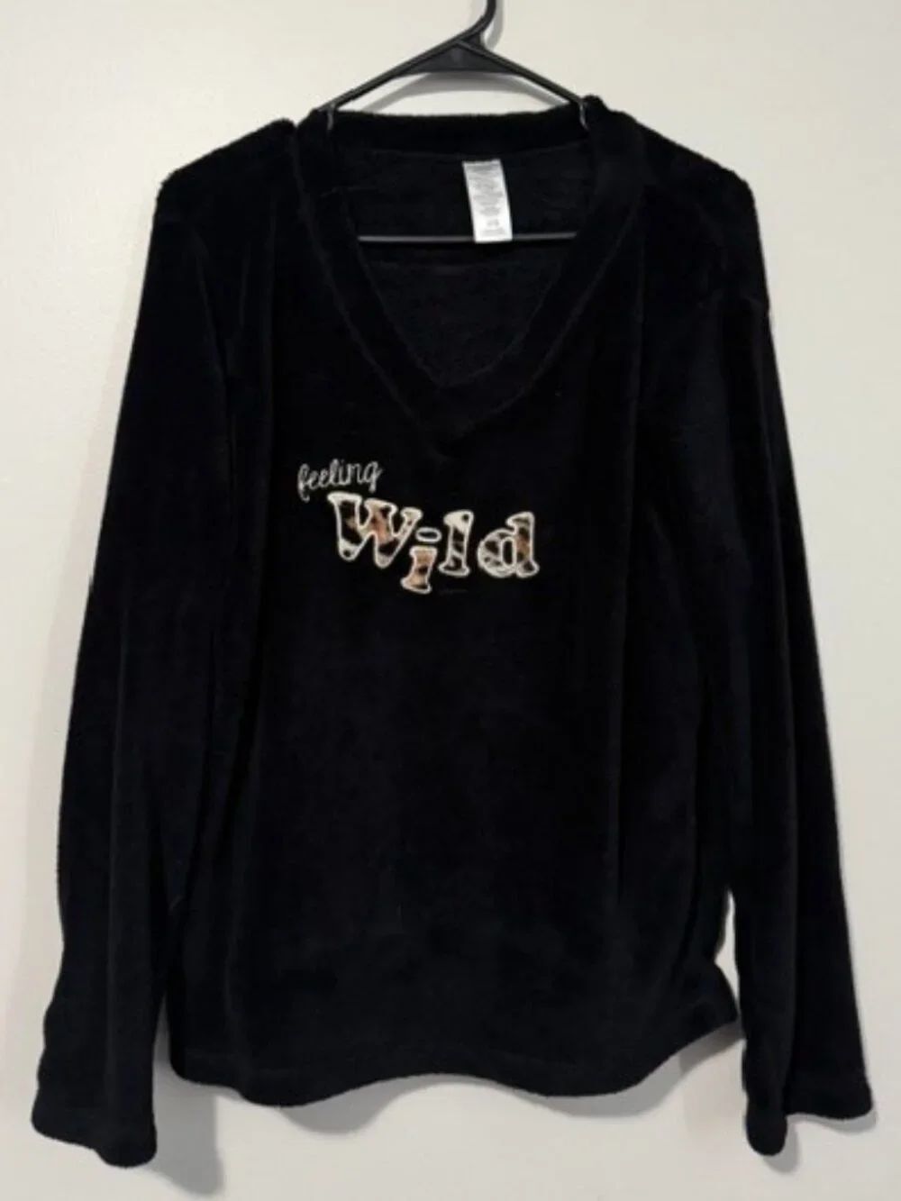 Woman's Top and Pant Long Sleeve V Neck Sweatshirt Color Black Size XL